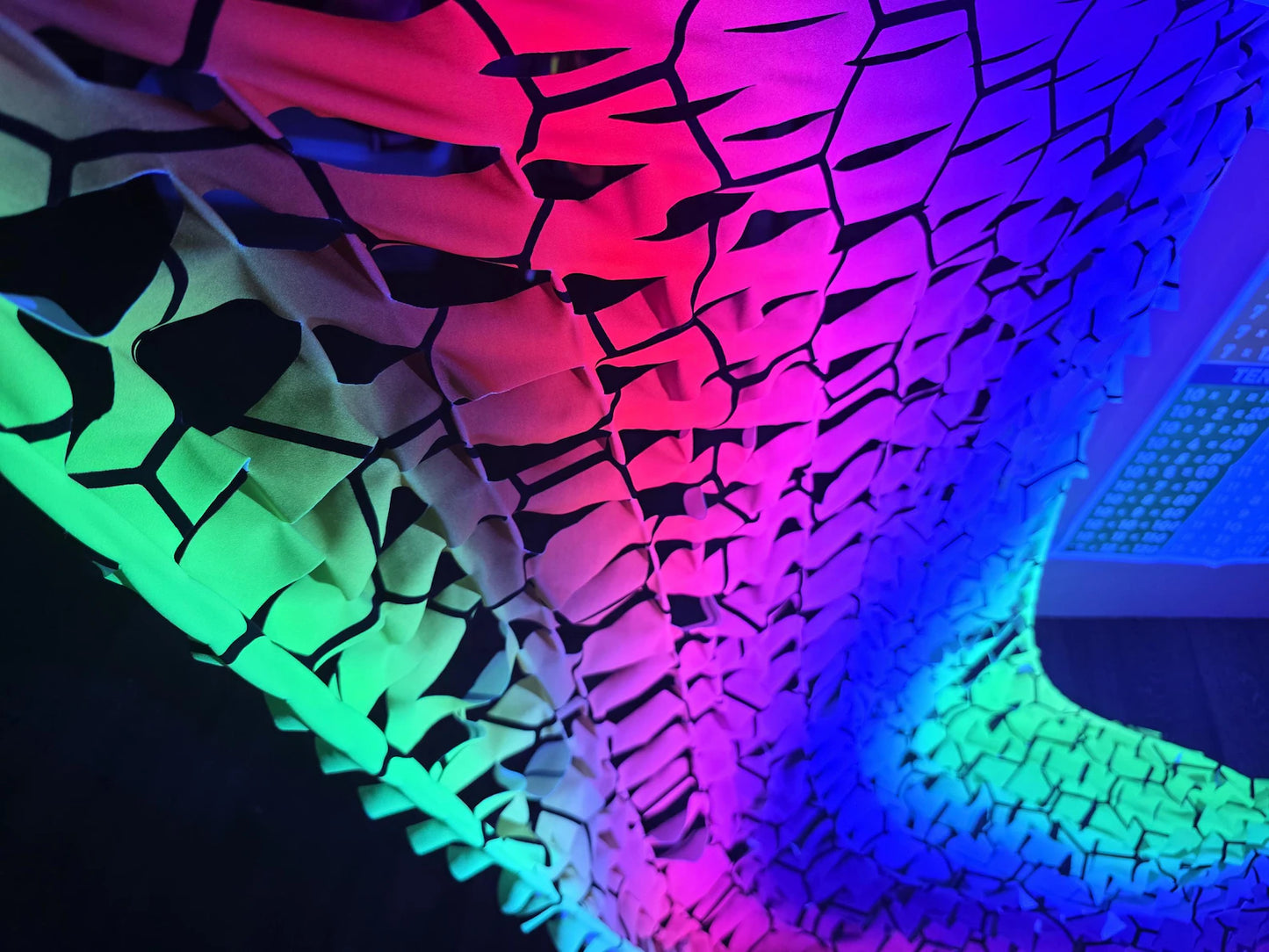 UV Décor blacklight honeycomb Camo Netting