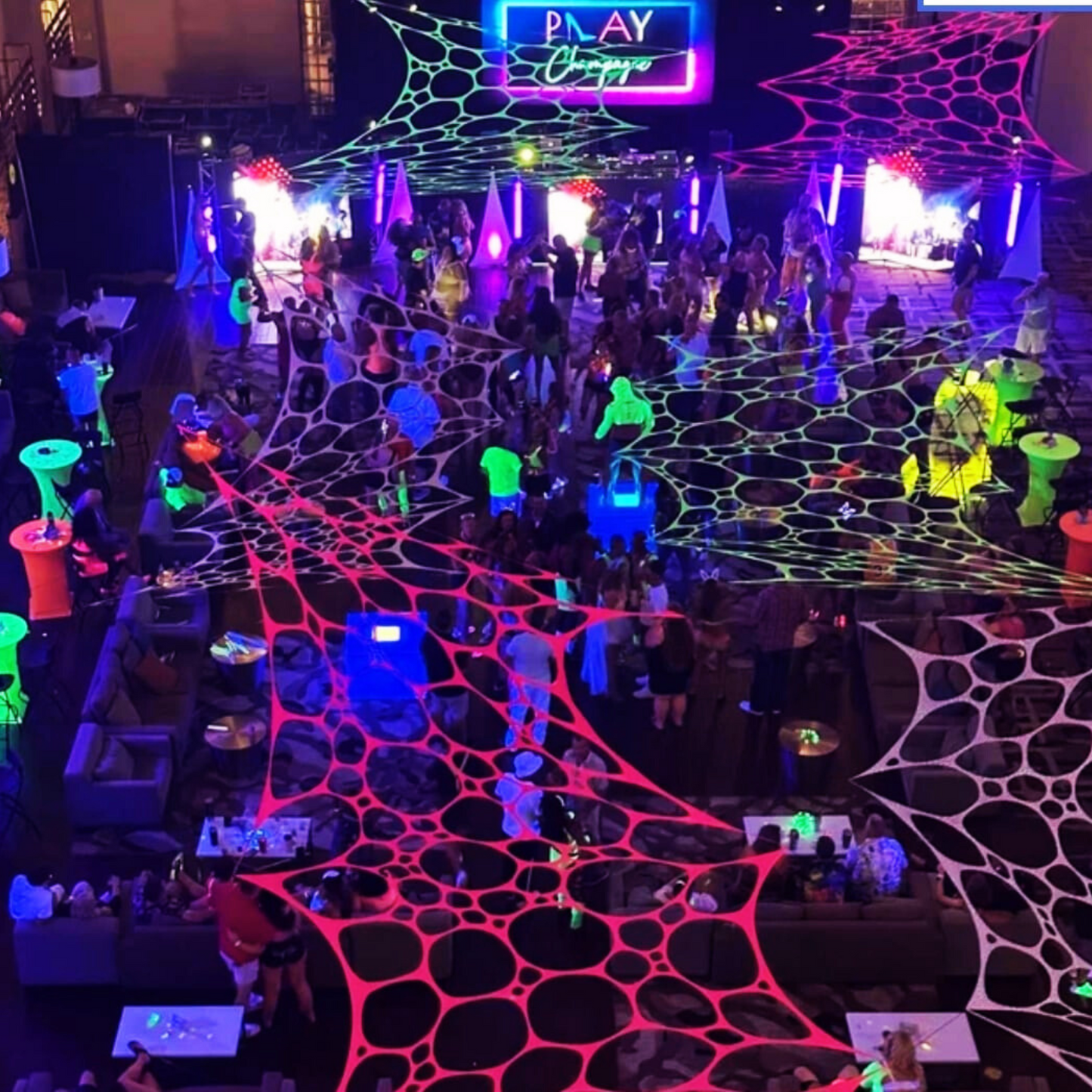 Uv reactive webbing tapestry