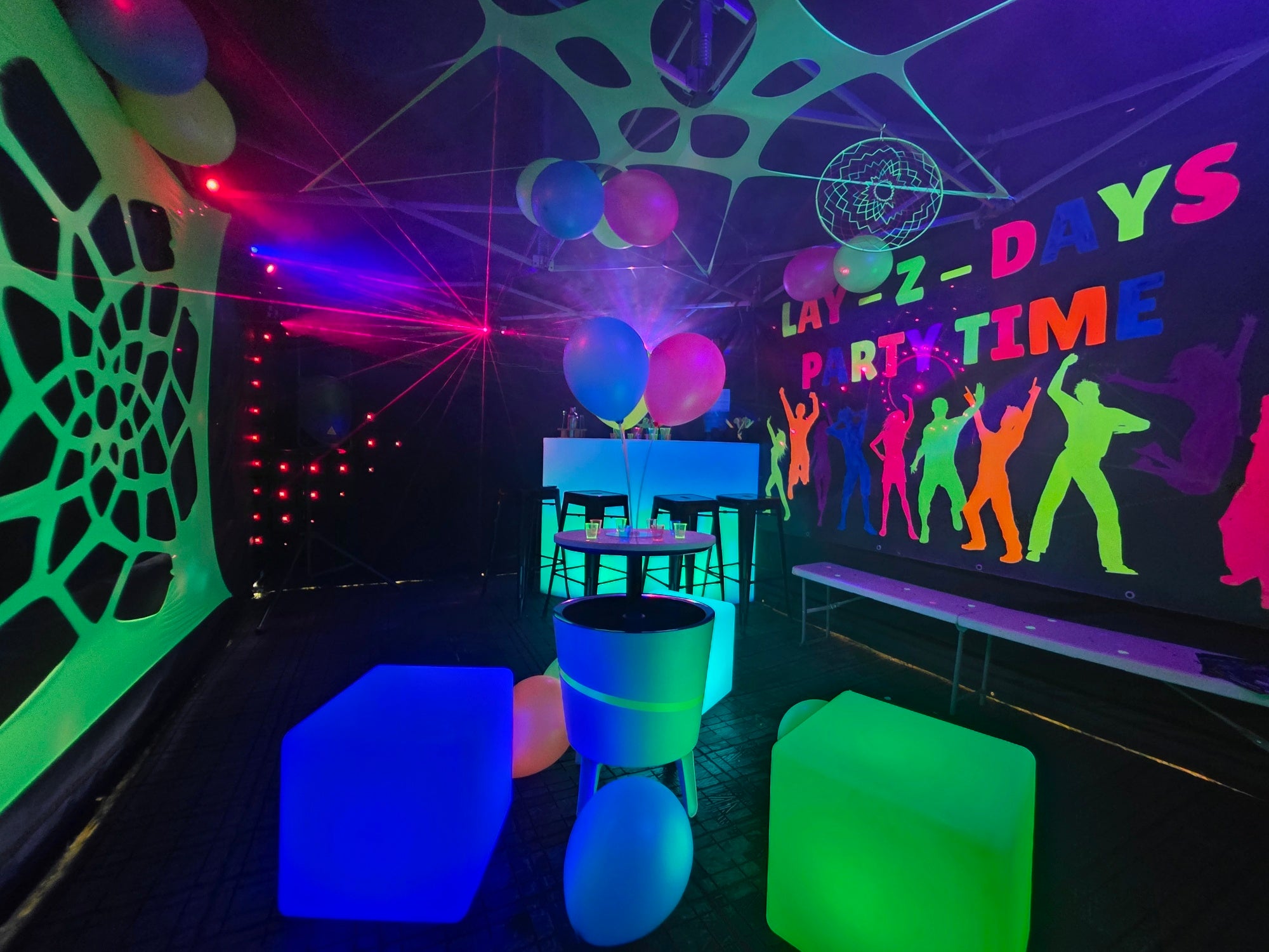 UV Glow party tent hire – Lay-z-days Event's™