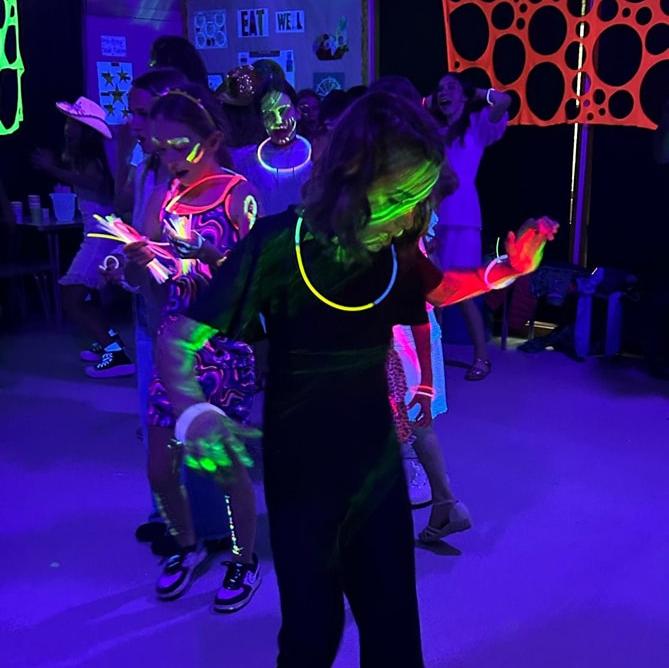 UV Lets Glow Webbing Decoration Package