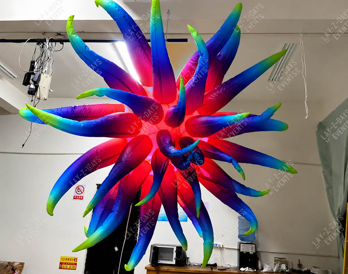 Large inflatable flower decoration with integrated LED lights from Lay-z-days Event's™, designed for fantasy forest themed displays.