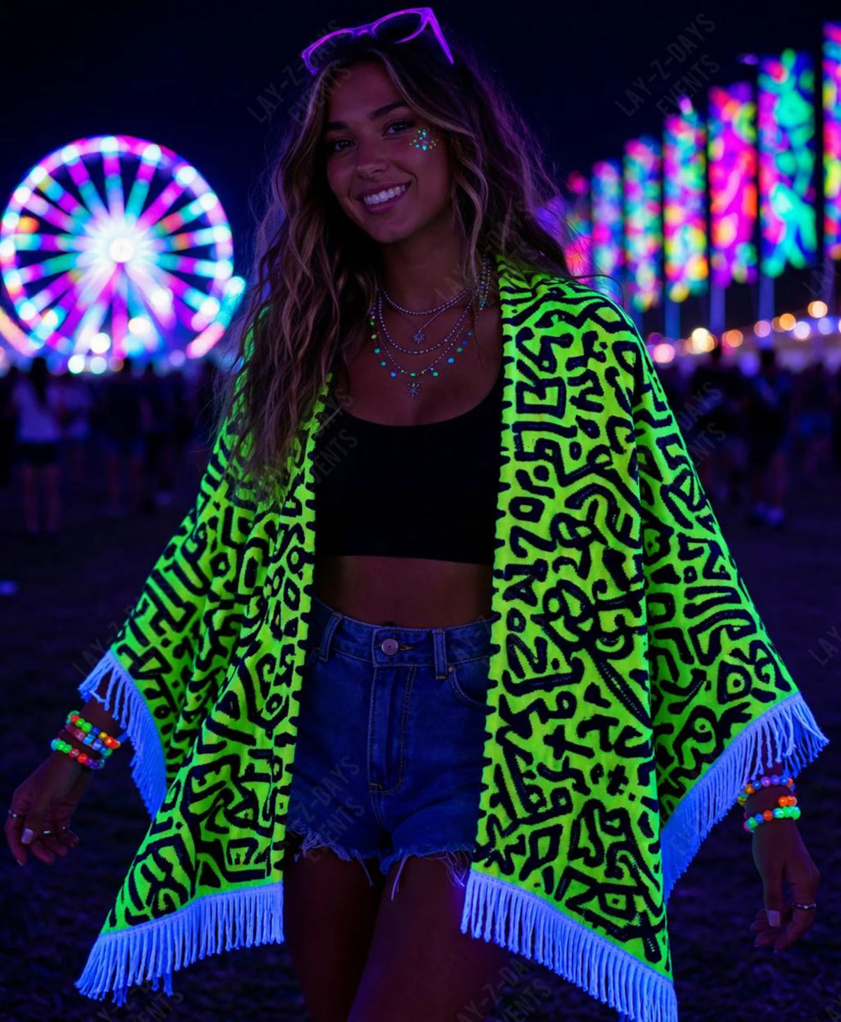 🌌 UV Blacklight Doodle Pashmina (70x200cm
Glow all night and stand out in any crowd with this bold UV reactive pashmina—made for festivals, raves, and unforgettable nights.
