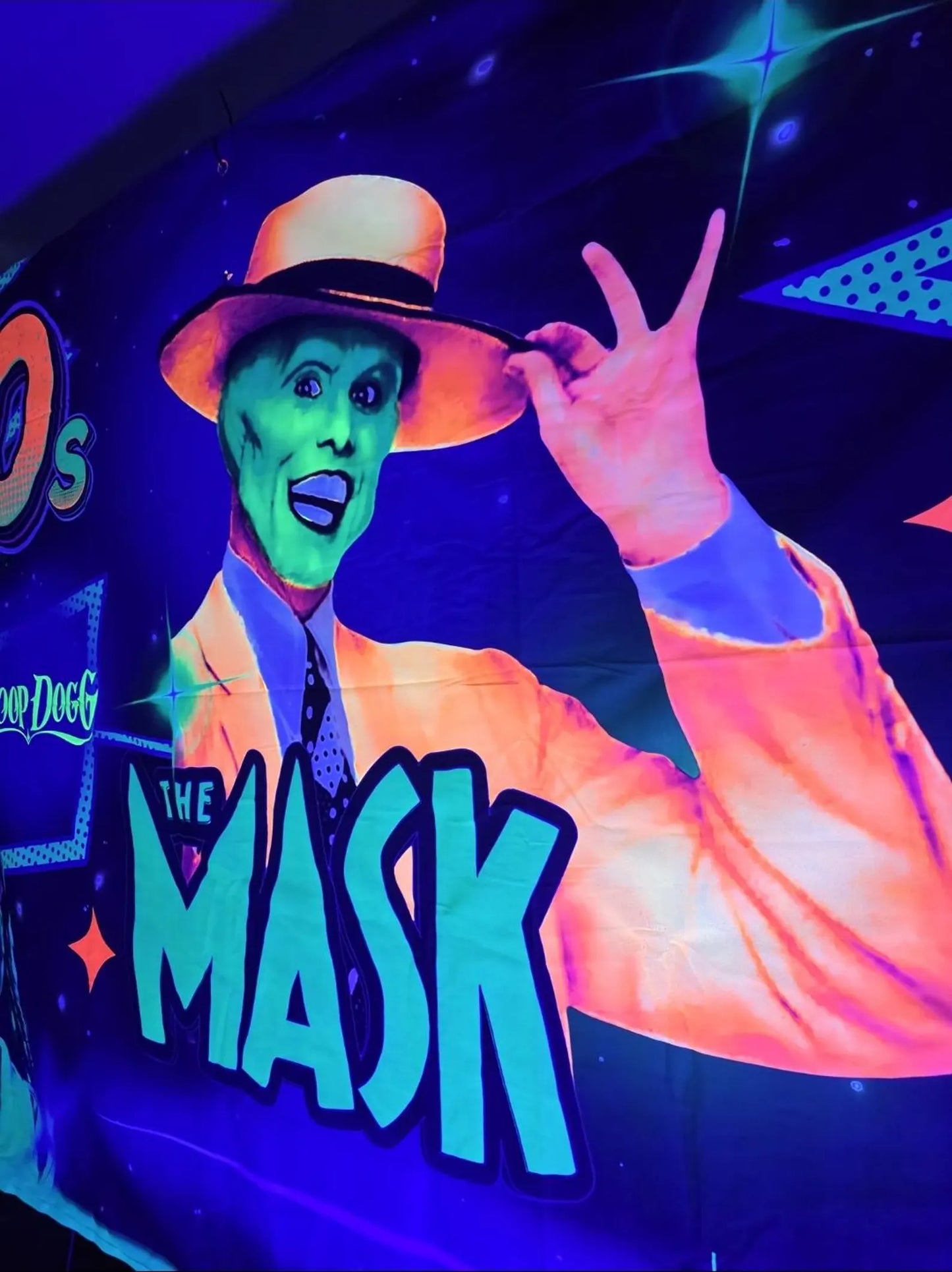 Uv Back to the 90s glow in the dark tapestry