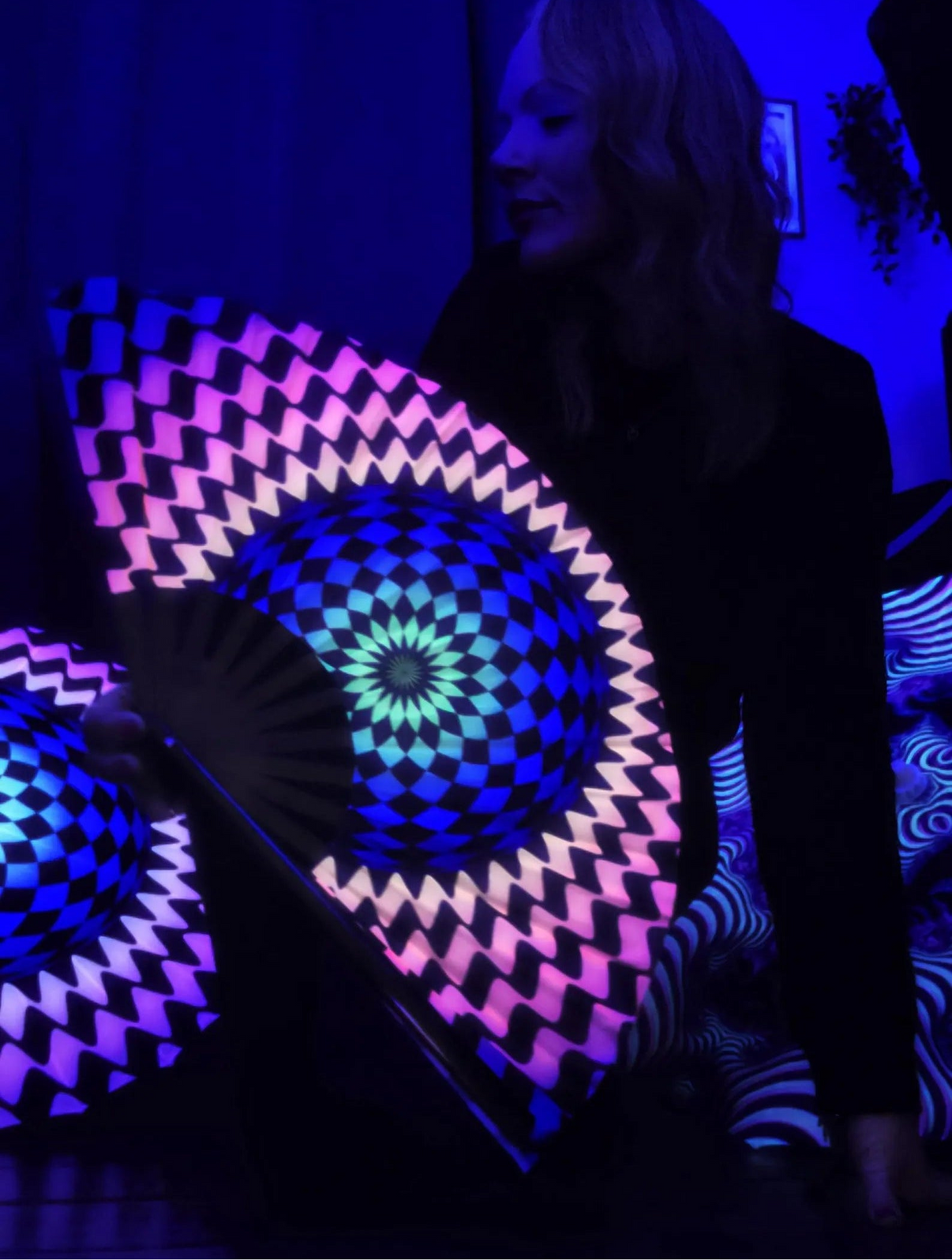 uv festival snap out hand fan neon blacklight accsesory