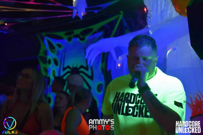 Uv stretch spider halloween wall hanging