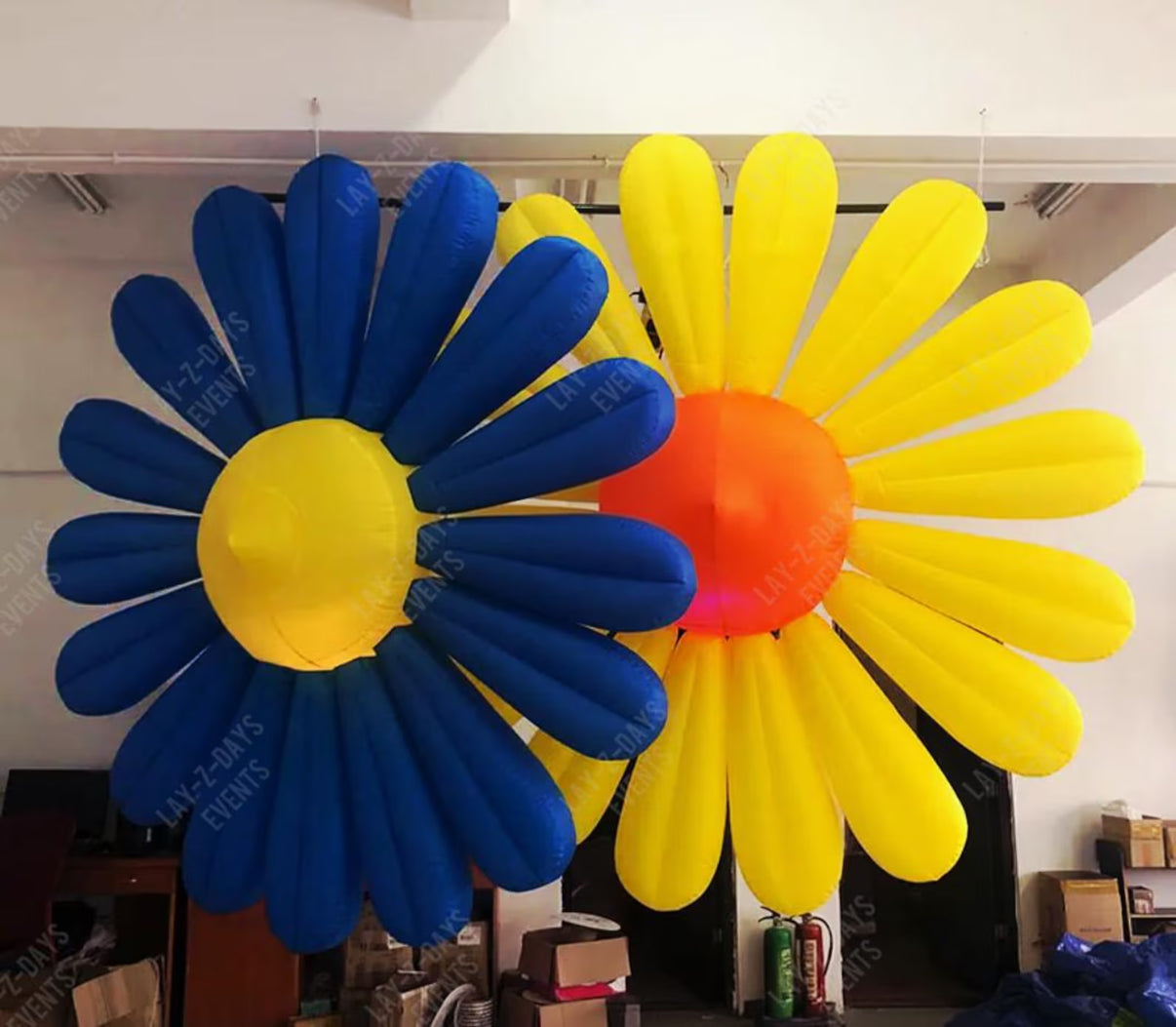 Large LED inflatable flower decoration by Lay-z-days Event's™, illuminated, vibrant, perfect for event decor and outdoor celebrations.