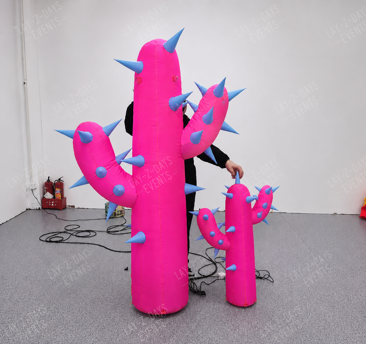 Giant LED inflatable cactus decoration by Lay-z-days Event's™, illuminated outdoor inflatable cactus for festive decor.