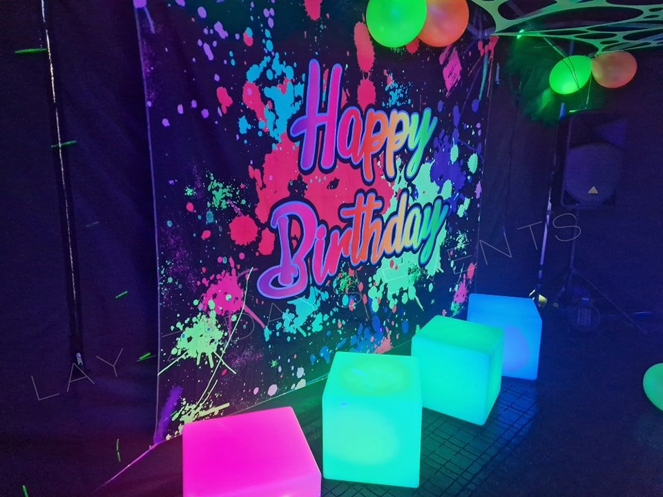 UV Back to the 90s Retro Party Tent Décor Theme Hire