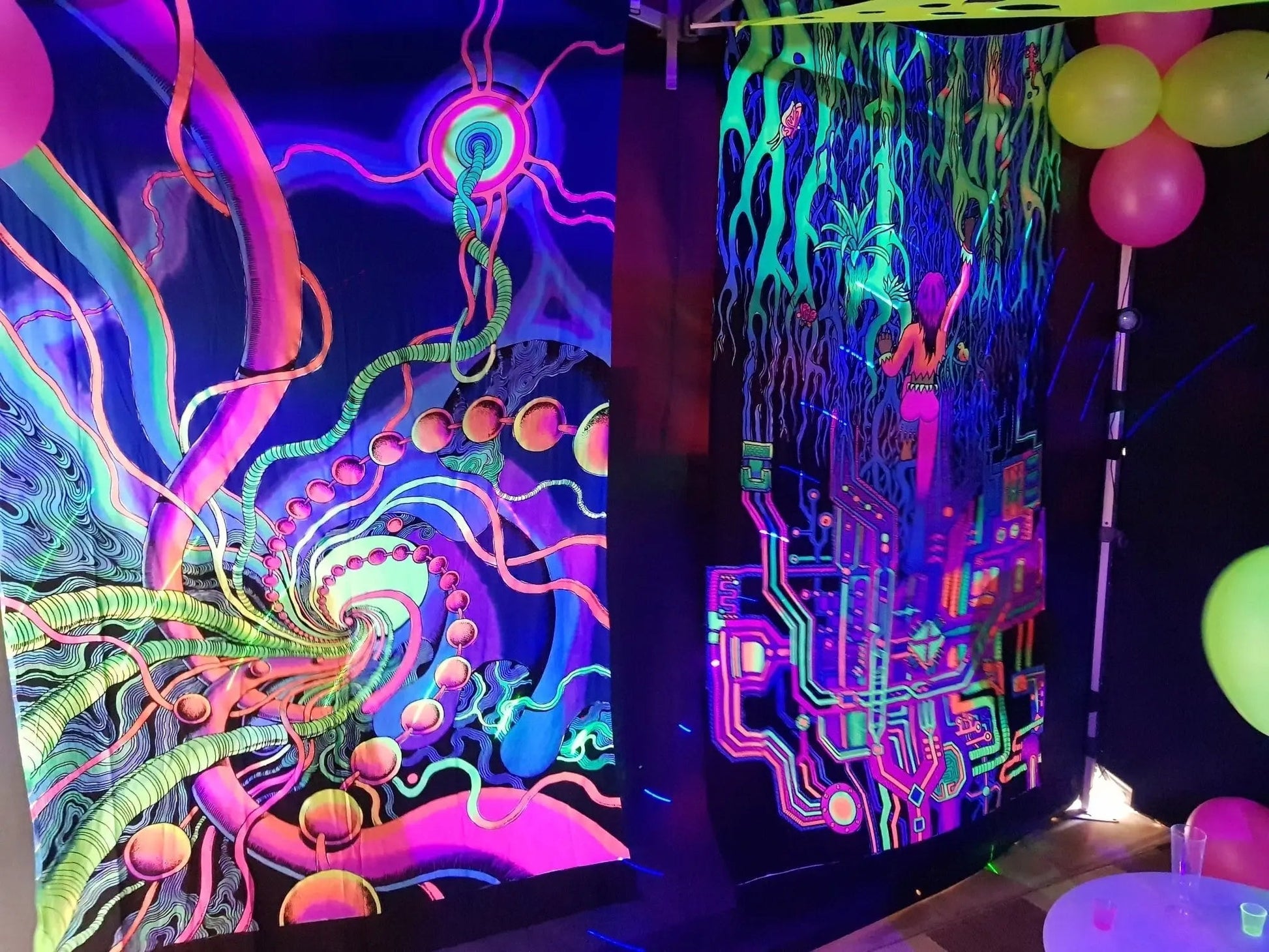 UV RAVE CAVE Party Tent HIRE Décor Theme - Lay-z-days Event's™UV RAVE CAVE Party Tent HIRE Décor Theme